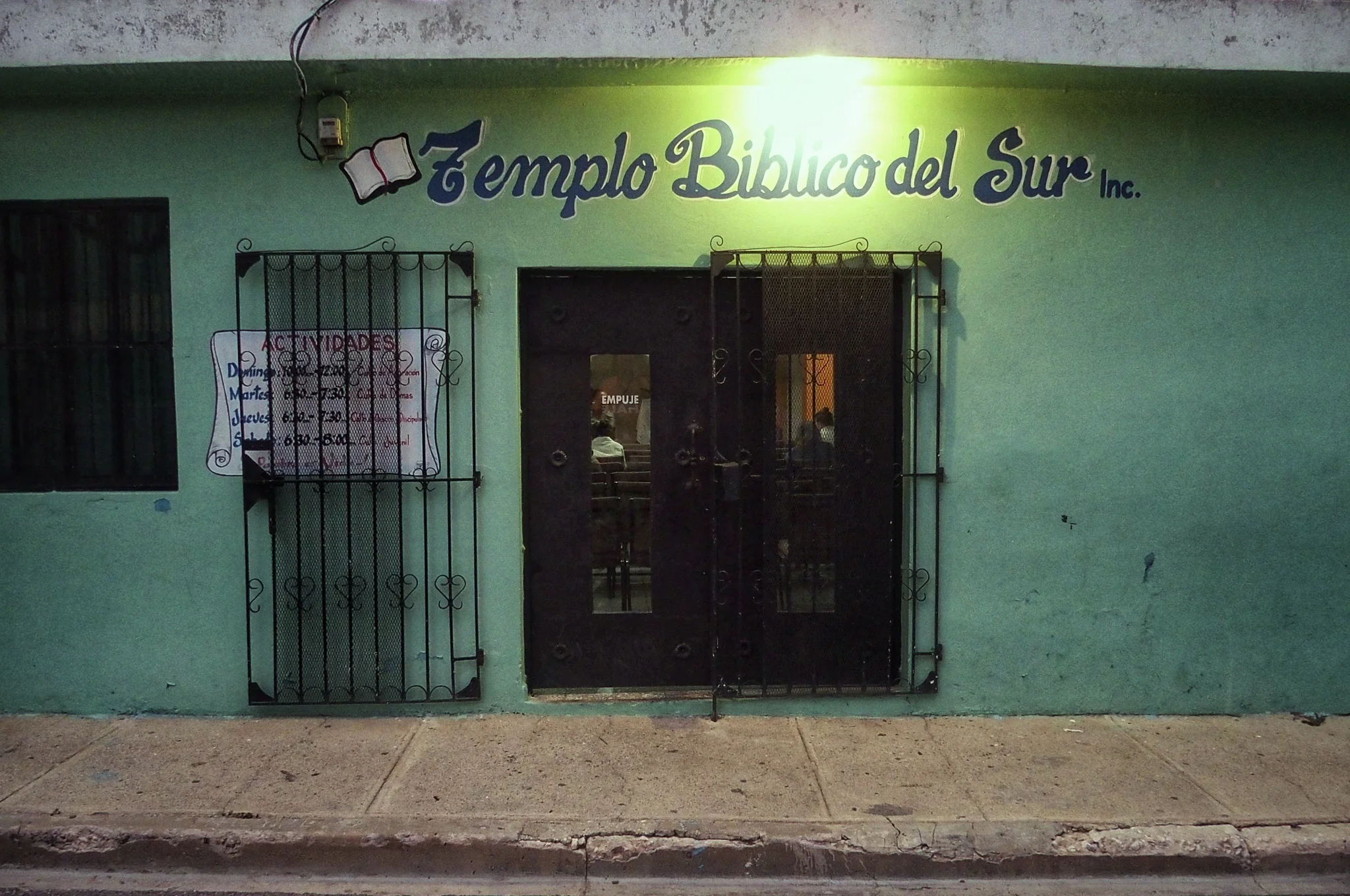 Templo Biblico del Sur in Barahona was one of our host churches.