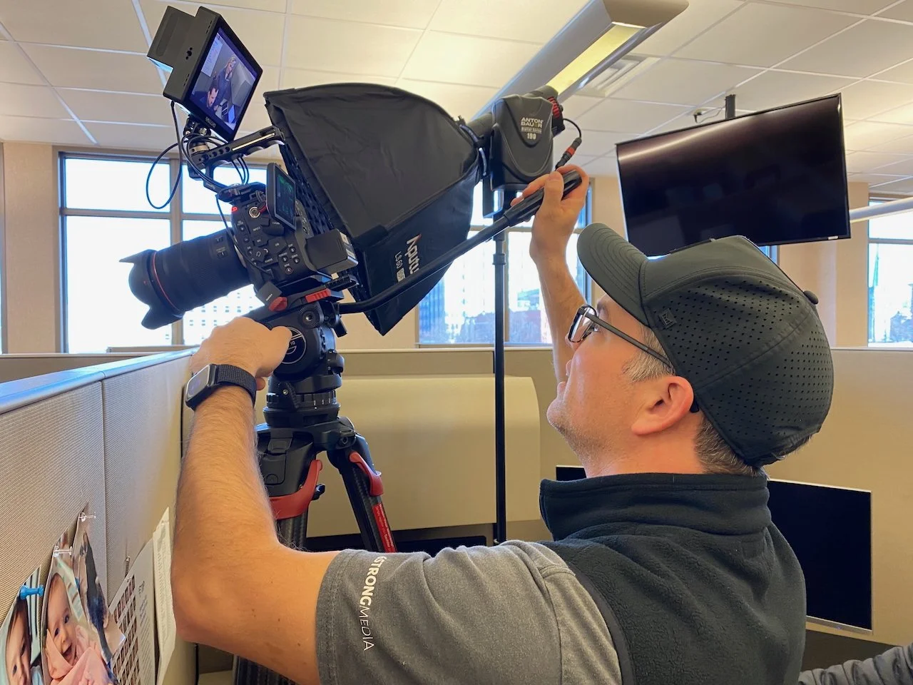 Video Production Corporate Team - 6 STRONG MEDIA 