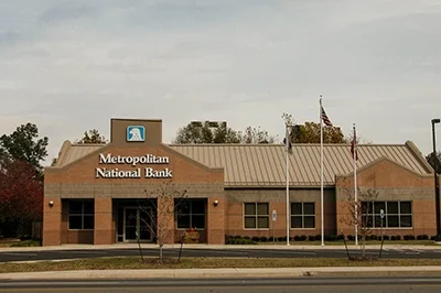 Metropolitan_Bank_Establsing.jpg