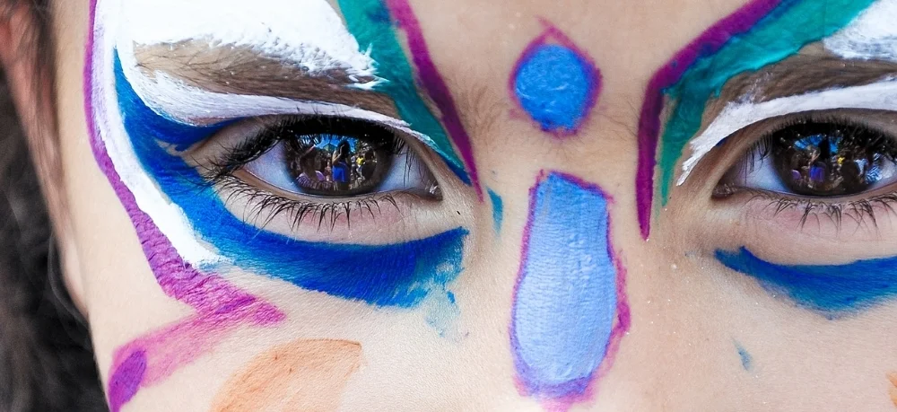 makeup-1909386_1280.jpg