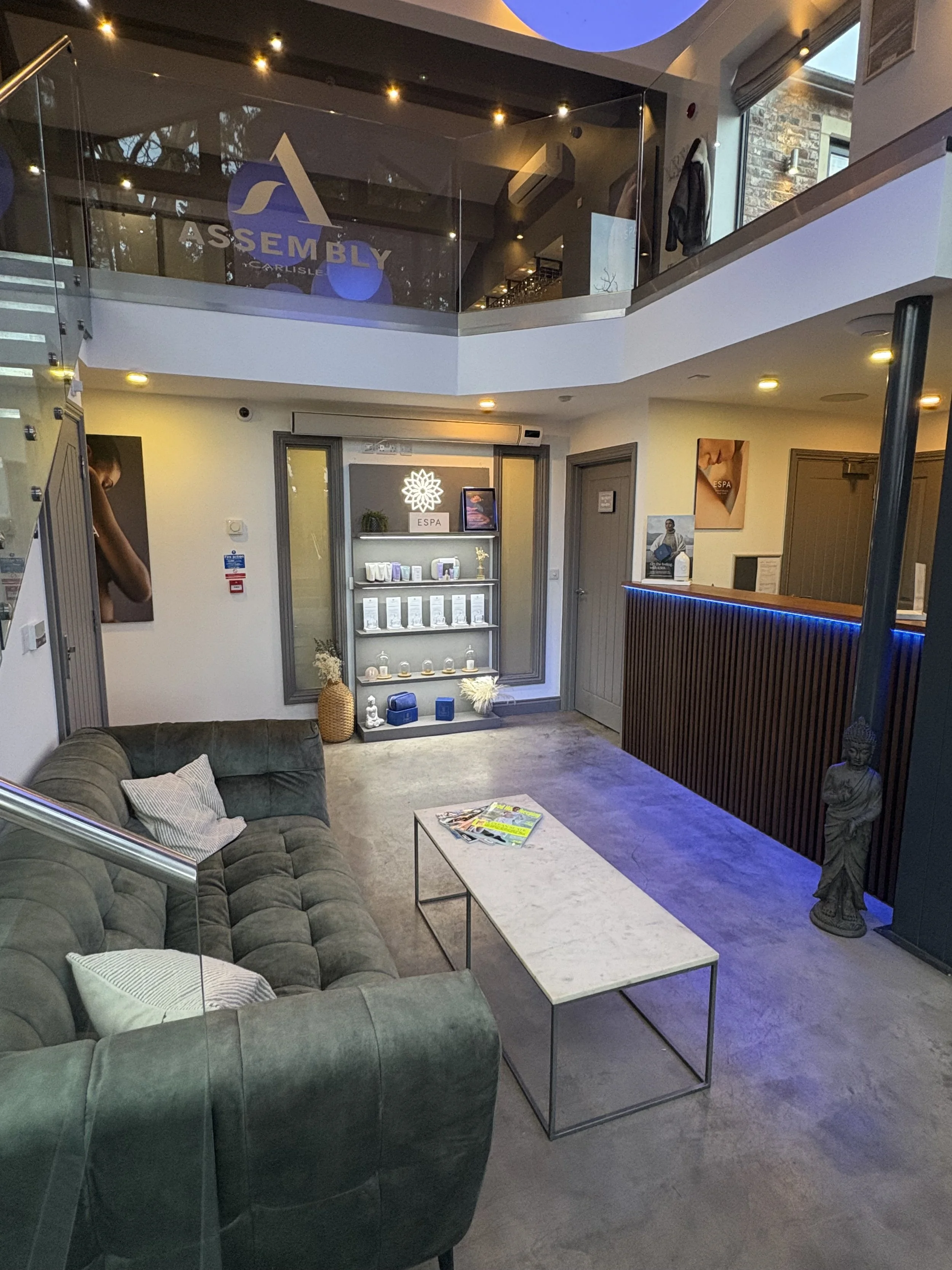 Massage bed at rockery retreat