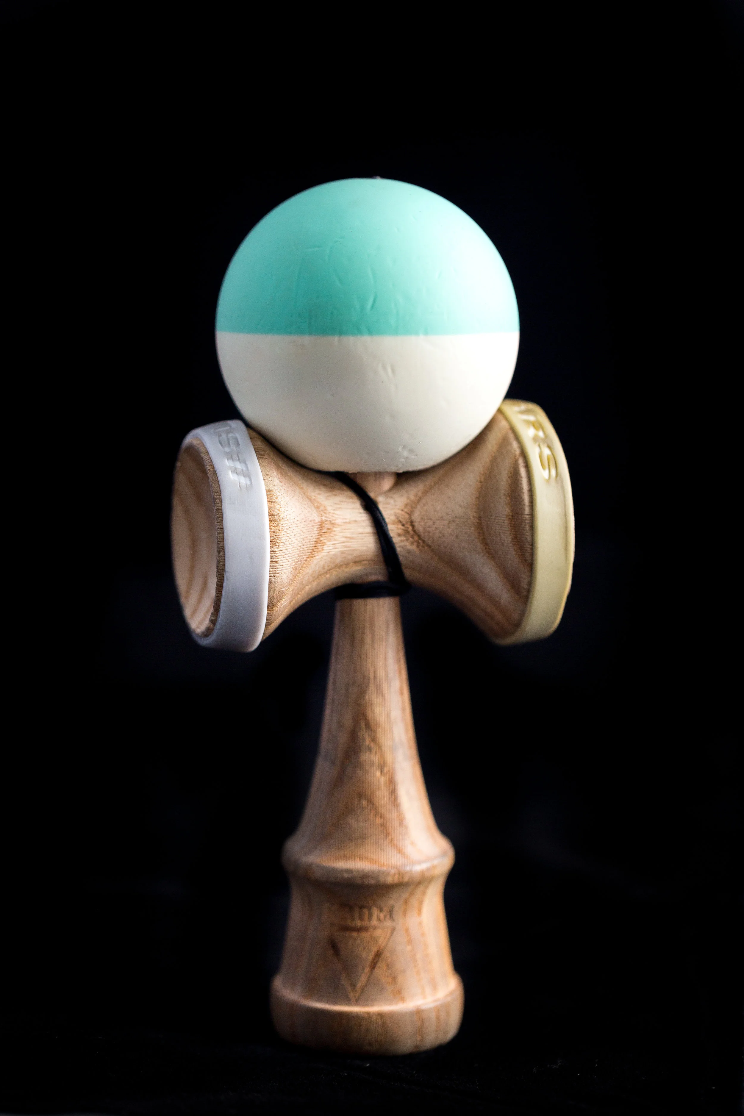 kendama-accessories-slaybands-v3-lunar-balance-21.jpg
