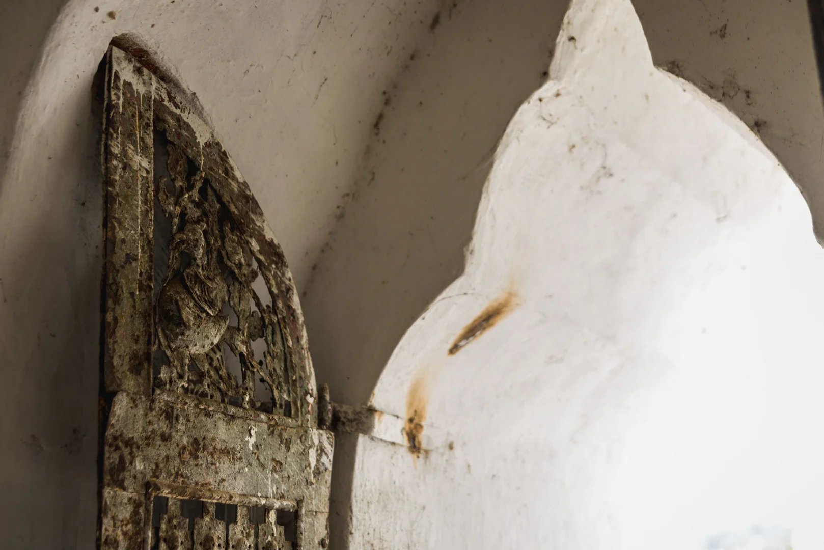 Old door in Myatheindan Pagoda