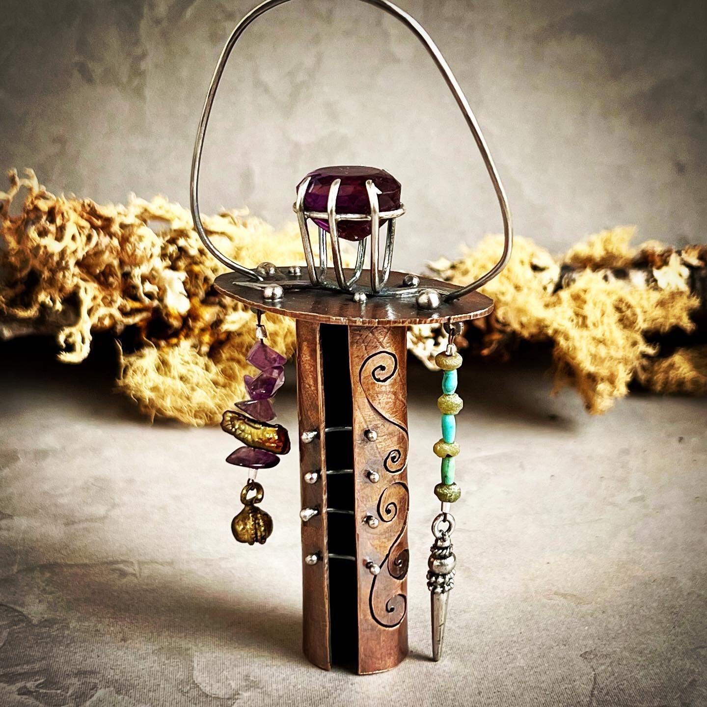 All of life vibrates. Biological, geologic, elemental life vibrates with the energy, the juice of life.  It&rsquo;s how we communicate with each other on the deepest levels.  To me, bells are a symbol of the vibrant juice of life.

#vibrantlife 
#bel