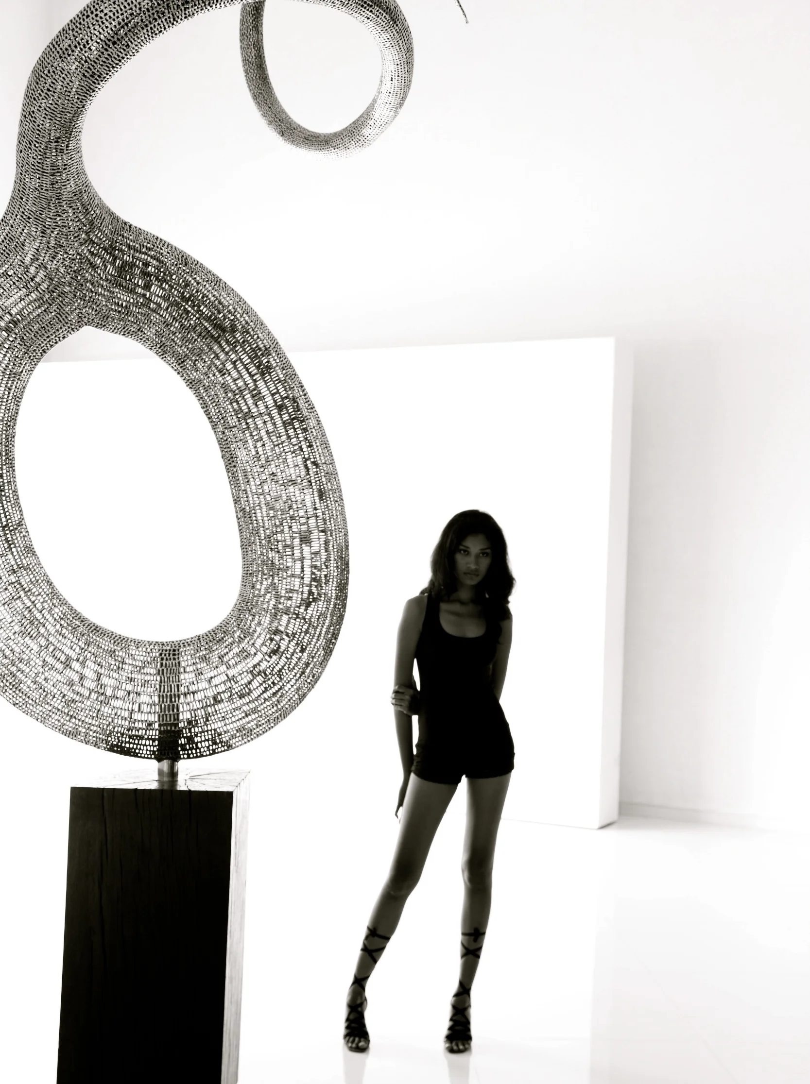 Life (Stainless Steel & Teak Base, 500x160x170 cm)