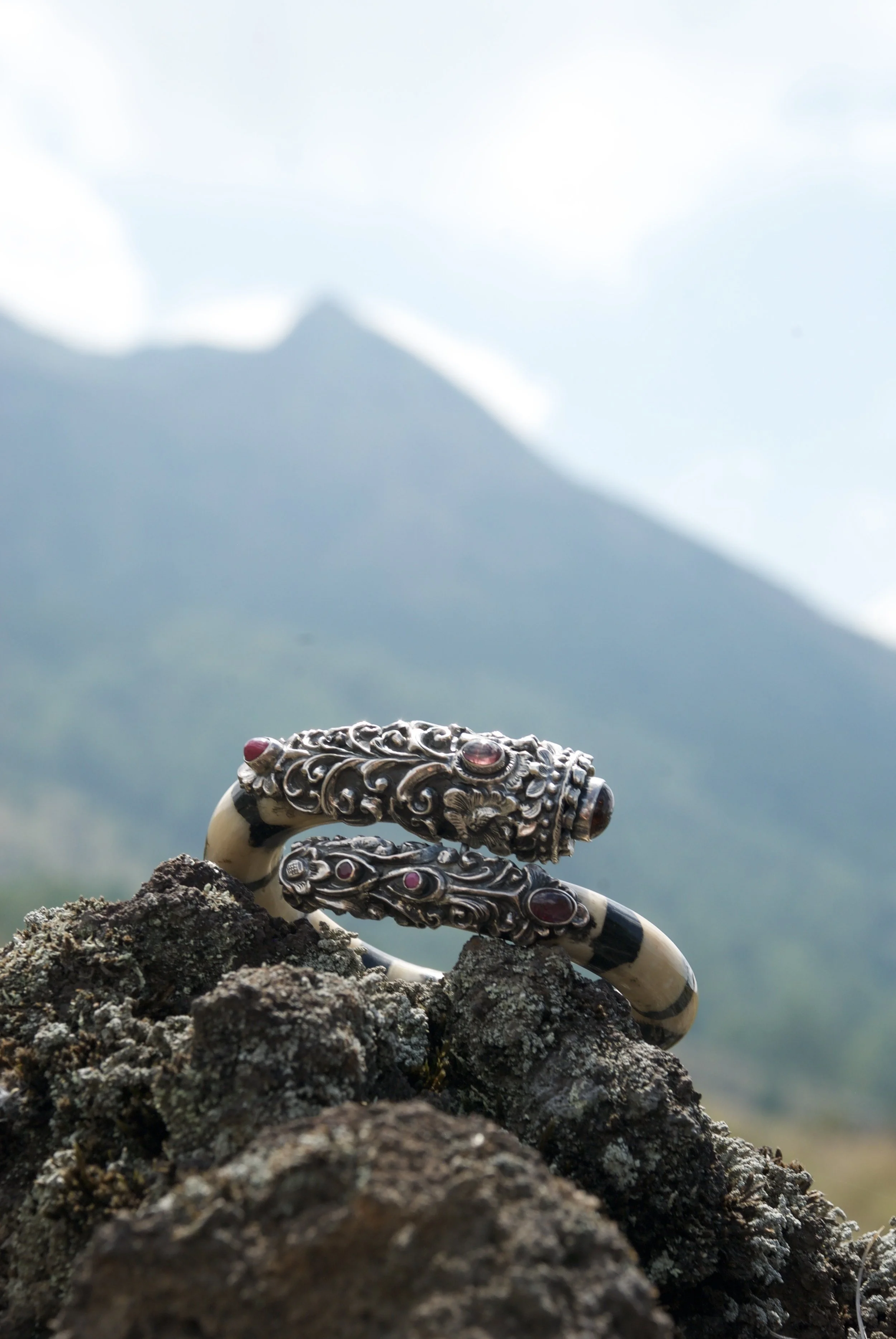 Uli Wood, Sterling Silver, Amethyst, Onyx. (SOLD)