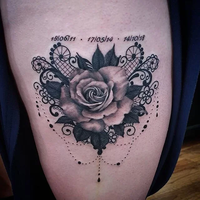Nice little thigh piece for my first day back at work after Chrissy. 
#tattoo #thightattoo #brisbanetattoo #brisbane #rose #rosetattoos #lacetattoo #gartertattoo #femininetattoo