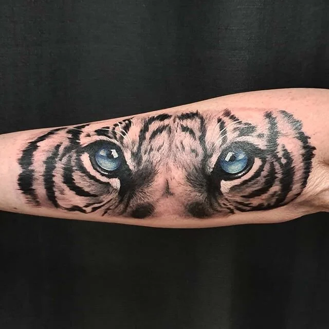 Peekaboo! 
#brisbanetattoo #tigertattoo #tiger #forearmtattoo #brisbanetattooart #femaletattooer #art #tigerart #realistictigertattoo #realismtattoo #blackandgreyrealism #blackandgreytattoos