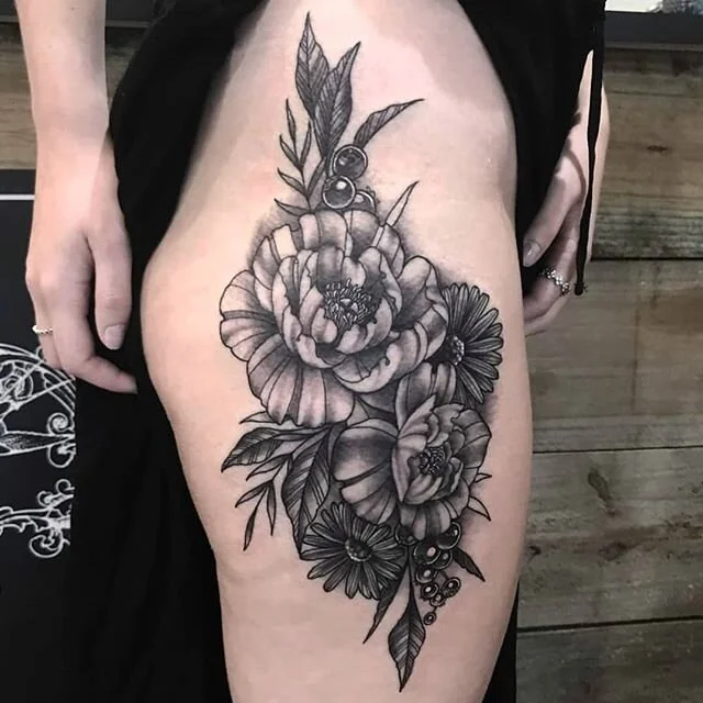 An oldie but a goodie 😊 
#floraltattoo #tattoo #thightattoo #boquetofflowers #bouquettattoo #botanicaltattoo #botanicalart #peonies #peoniestattoo #bulimba #brisbanetattoostudio #brisbane #fuckcovid19