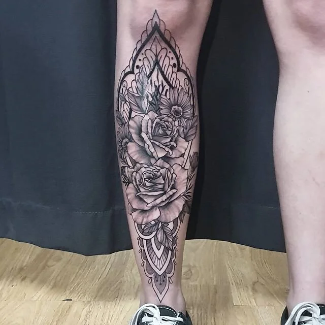 Nawt bad for a first tattoo! This lovely lady sat like a champ!
Good to be back 🙂 
#brisbanetattoo #tattoo #botanicaltattoo #floraltattoo #shintattoo #hennatattoo #roses #rosetattoo #blackandgreytattoos #brisbane #bulimba