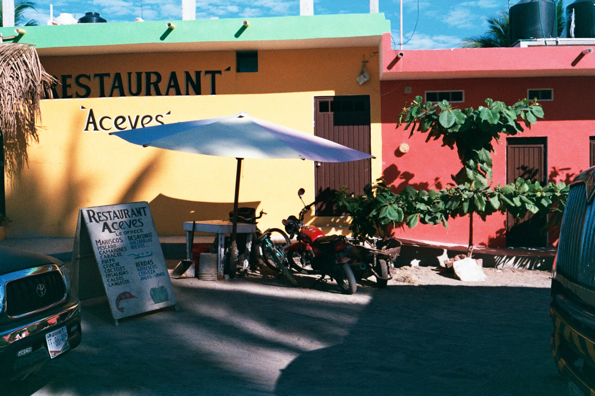 LaManzanilla_b_1219_m4_fuji200AA000A.jpg