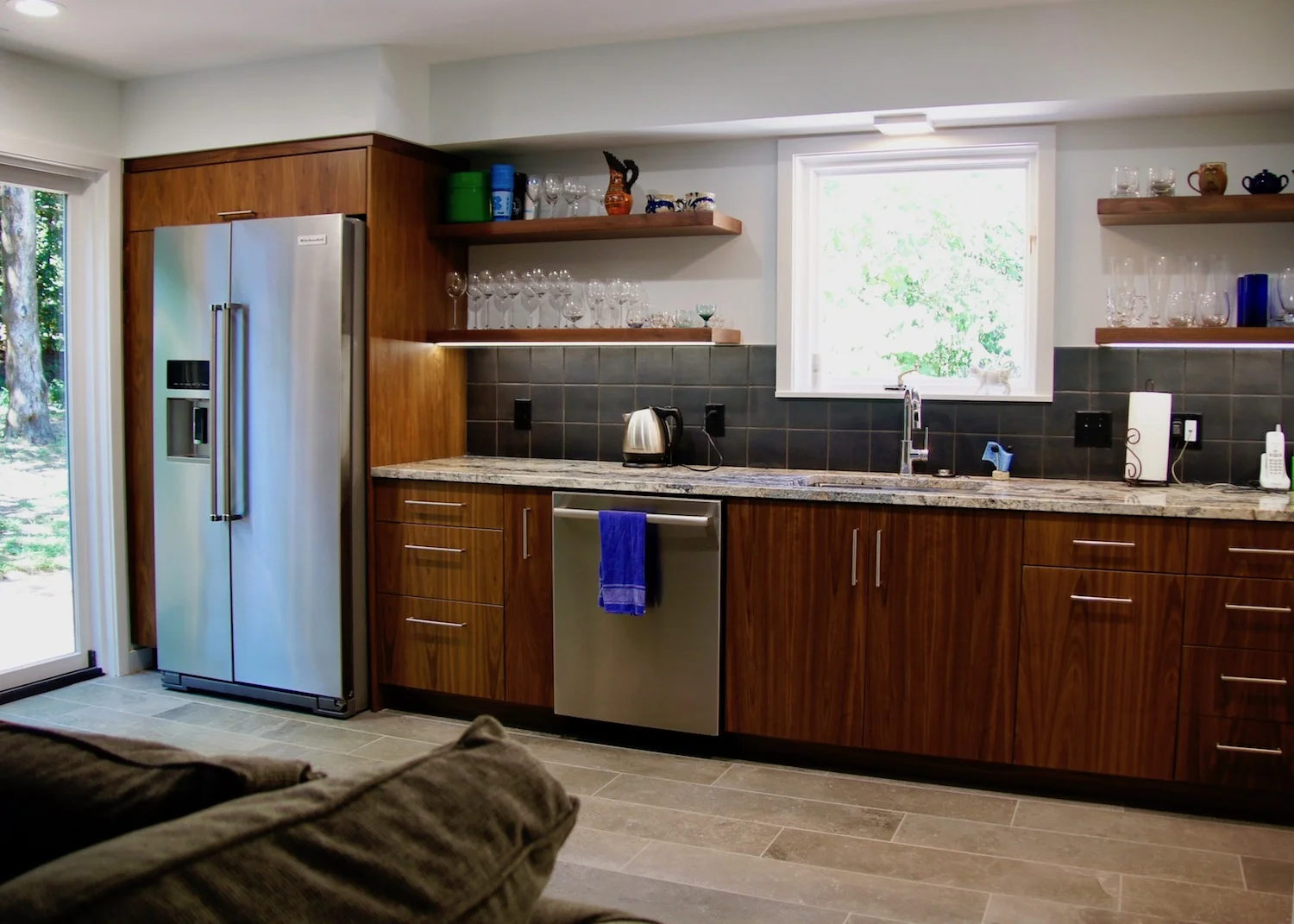 Rec room kitchen 01.jpeg