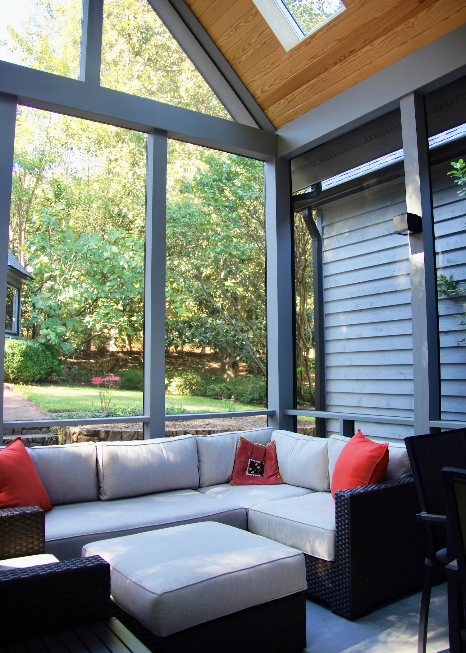 Screen porch 02.jpeg