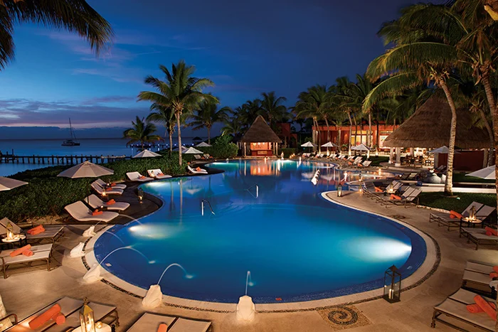 ZOPDB_EXT_Pool_Night_1.jpg