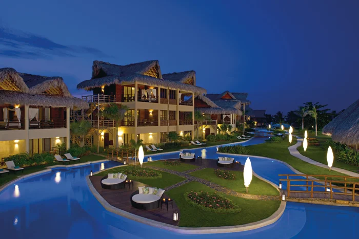 ZOAPC_EXT_PanoPool_Night_1A.jpg