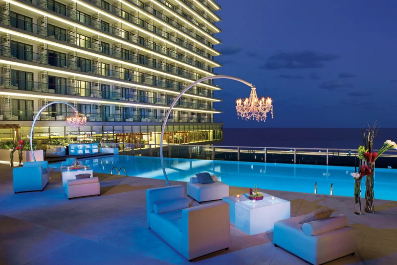 SEVCU_PrefClubPool_LoungeParty_2.jpg