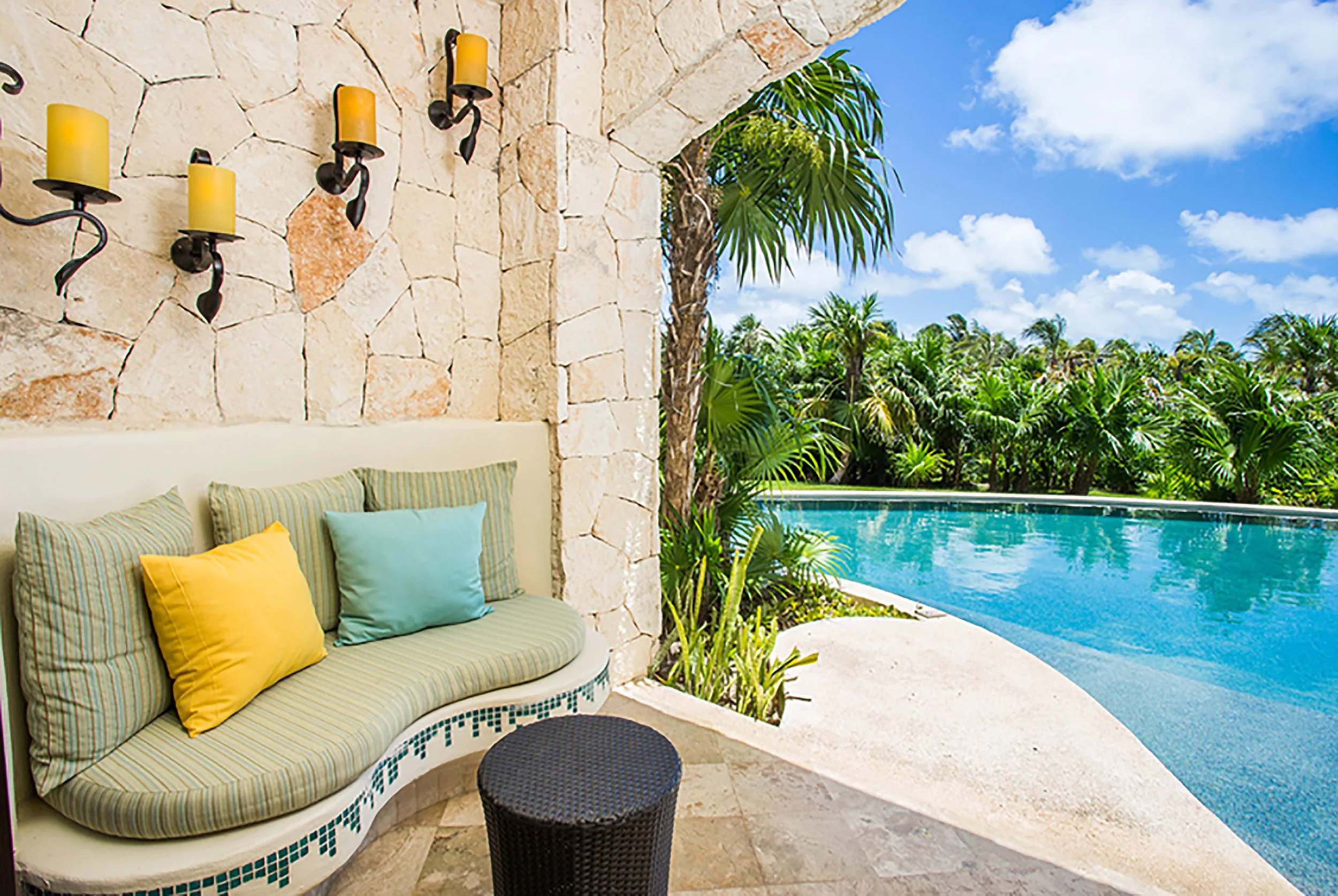 Secrets-Maroma_Junior-Suite-Swim-Out-Tropical-View-terrace.jpg