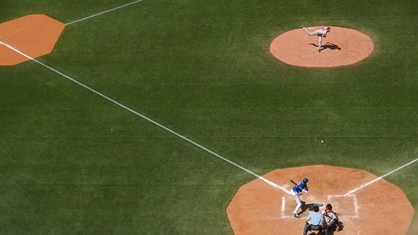 baseball-field-828713__340.jpg