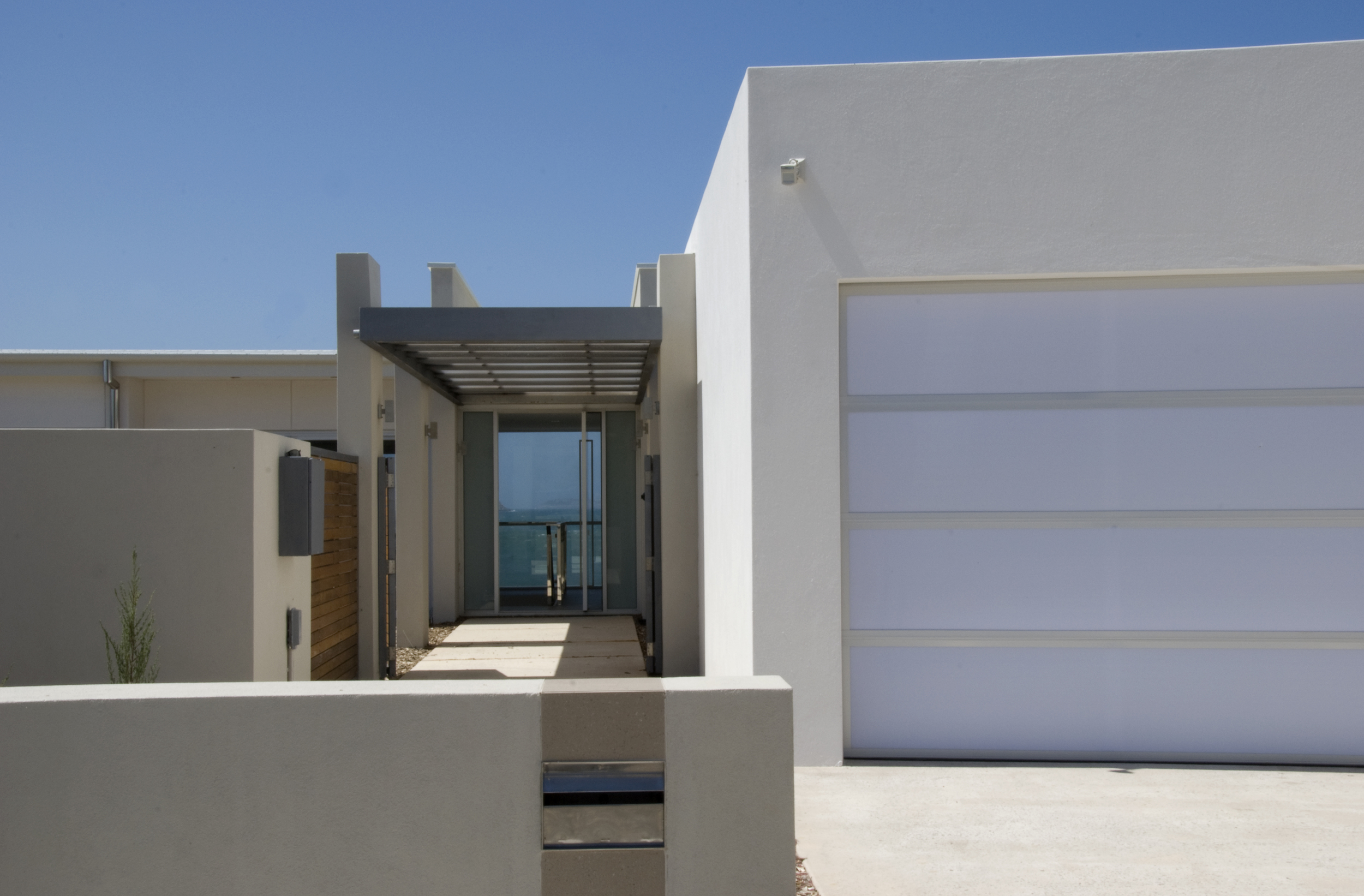   As locally based Architects in Albany in the Great Southern of Western Australia, Roberts Gardiner Architects are committed to producing buildings of excellence within economic, environmental, social and functional constraints. We believe that arch