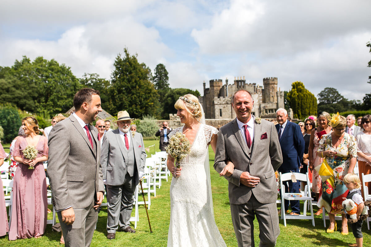 Zoe & Jonny - Wadhurst Castle-37.jpg