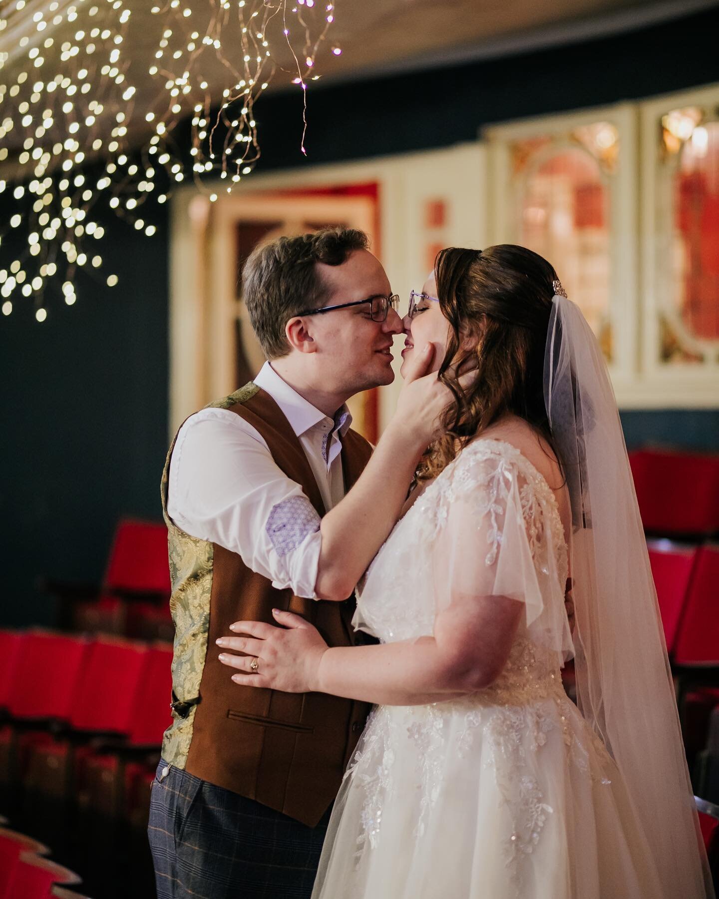 Caroline and Stewart on blustery autumnal wedding day. The opera house in Tunbridge wells is an old theatre converted to a pub/restaurant and the manager let us use the the stalls to take some cute portraits. Have so many weddings to share with you a