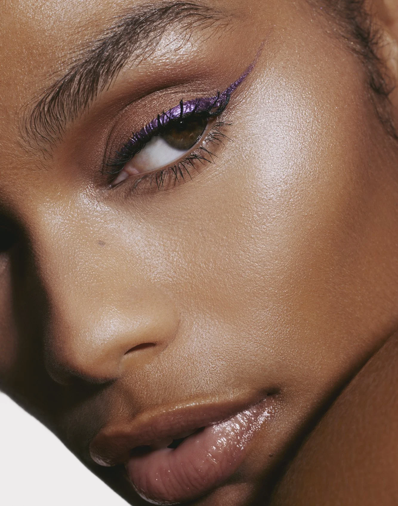 55231_FB_SP24_T2BEAUTY_GLITTYLID_AMETHYZZ_ASLAAY_20383_RGB300.jpg