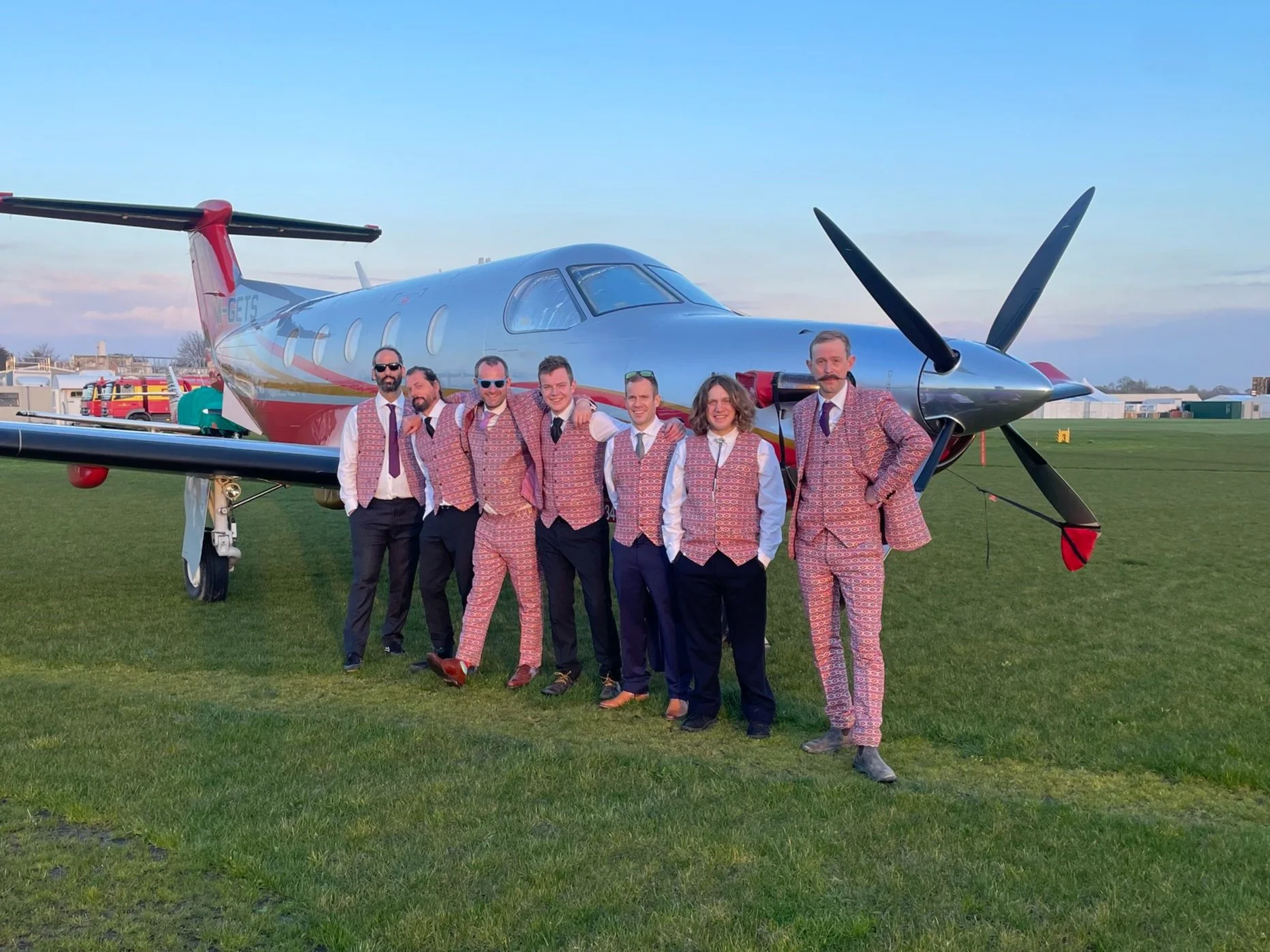 the+Plane+and+The+Cash+Cows.jpg