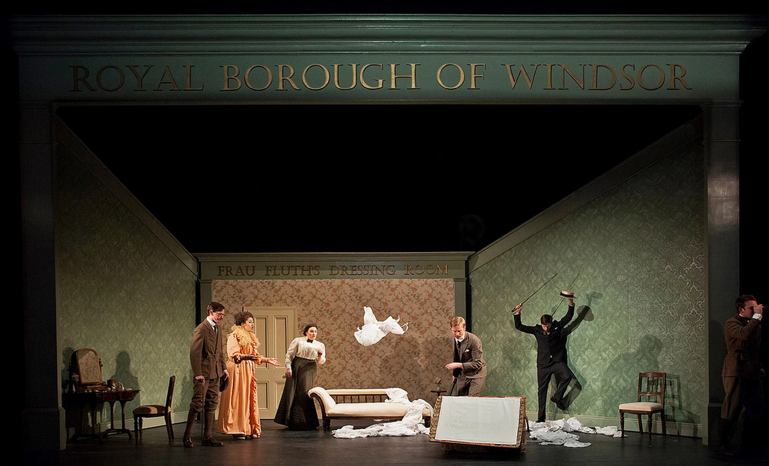 Merry-Wives-6.jpg