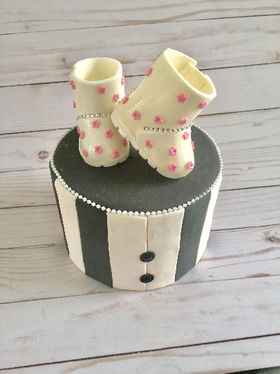 Baby Gumpaste Boots5.png