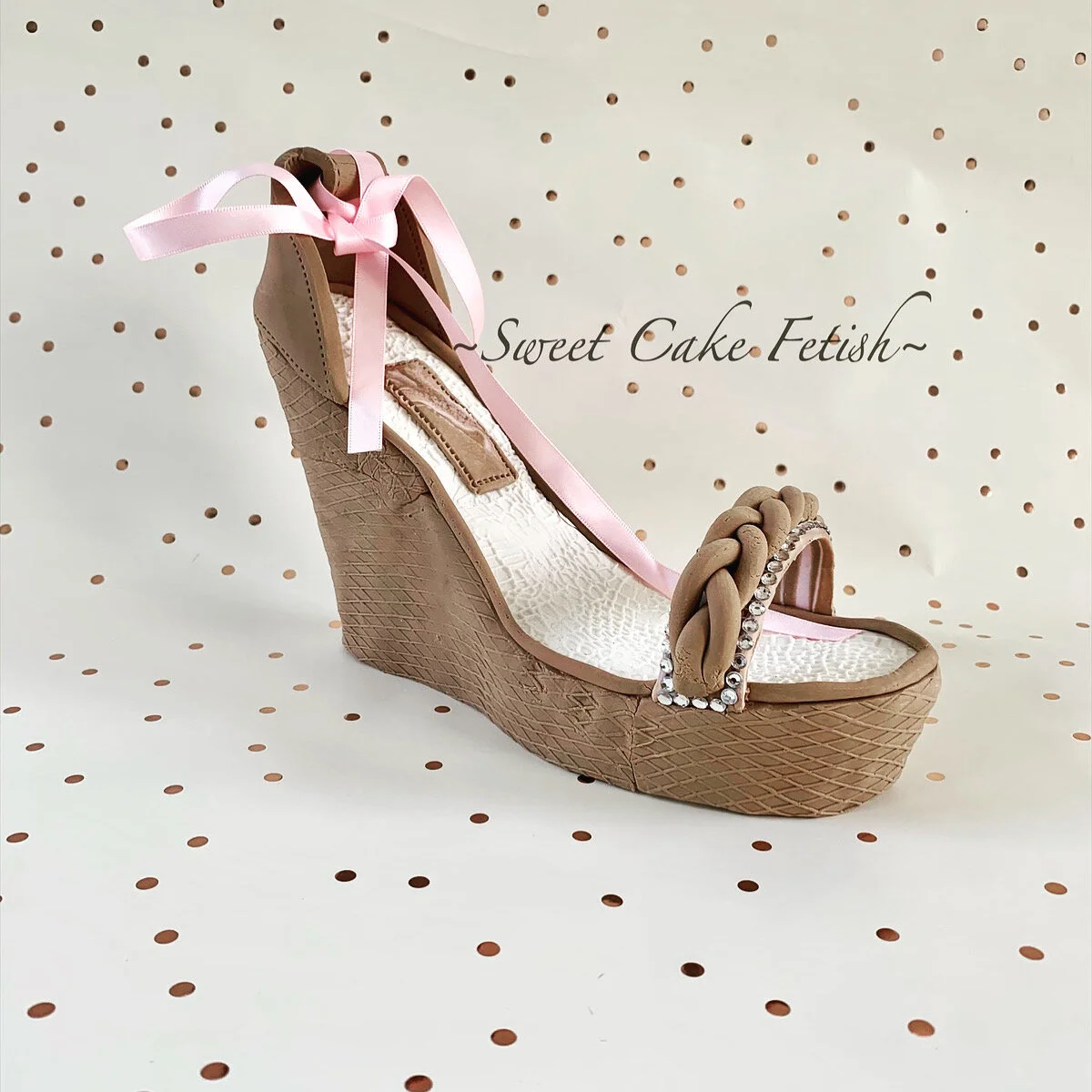 Gumpaste Wedge Shoe Cake Topper.JPG
