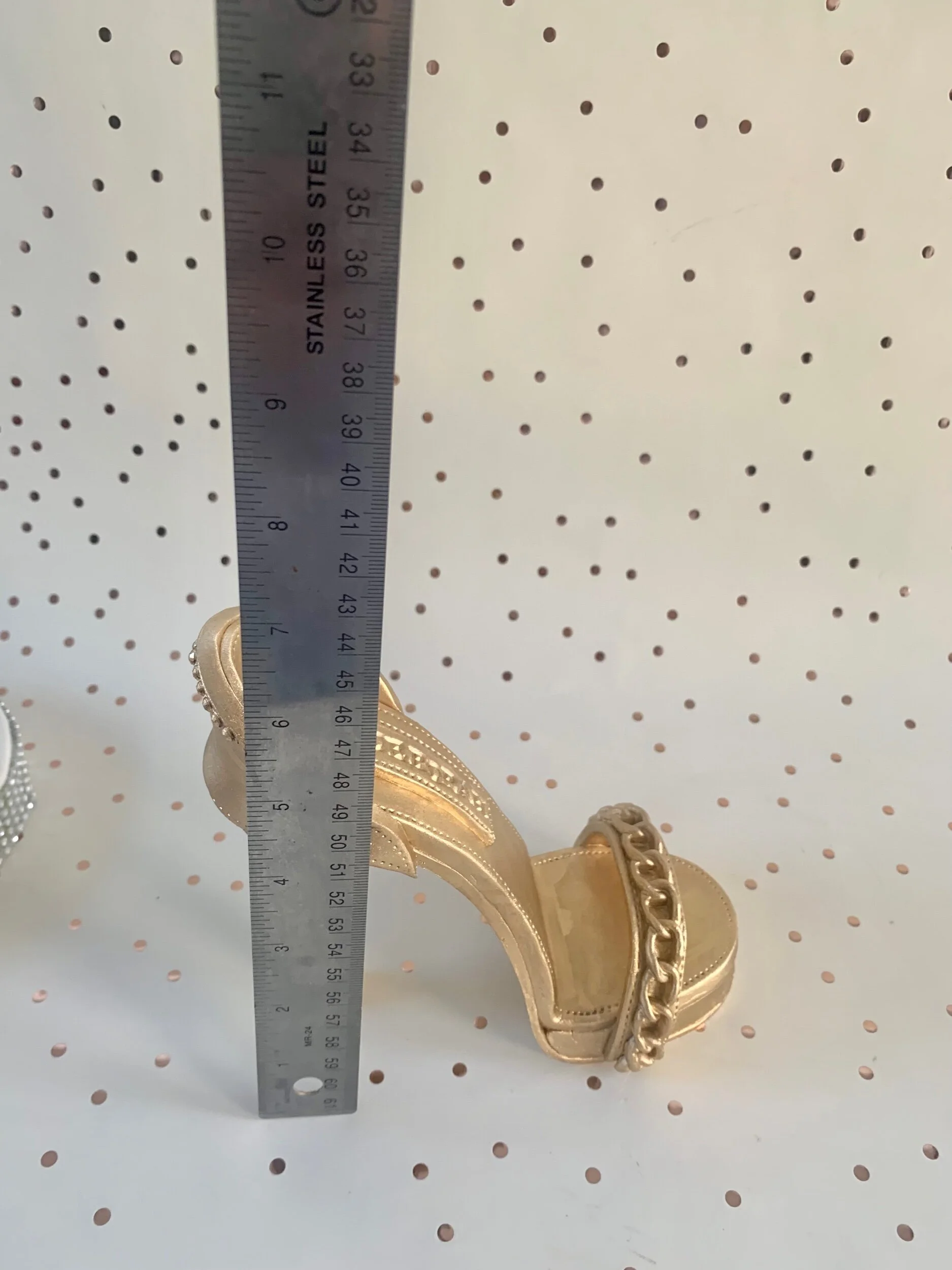 BC79D8E8-97CA-4AC0-9CD2-A30C4B4ED1D5