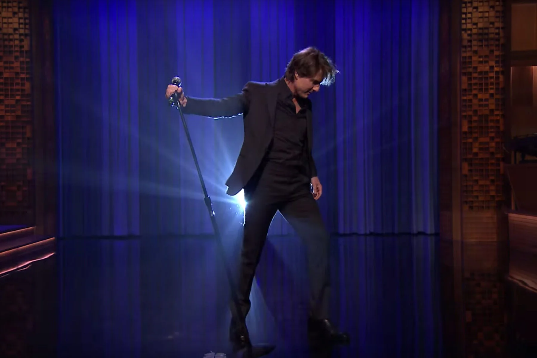 tom-cruise-lip-sync-battles-with-jimmy-fallon-on-the-tonight-show-0.jpg