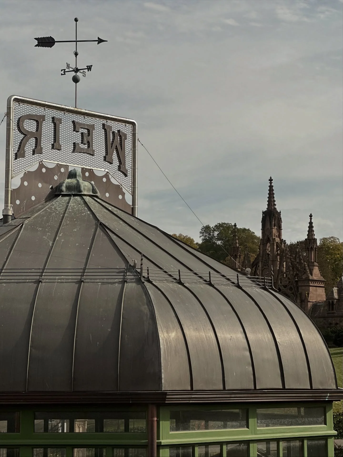 It&rsquo;s no secret that I love Green-Wood cemetery. And yesterday&rsquo;s walk was extra special&hellip;.a sneak peek inside the Victorian greenhouse. Thanks Open House New York! 

@historicgreenwood 
@openhousenewyork 
#cemeterywandering 
#greenho