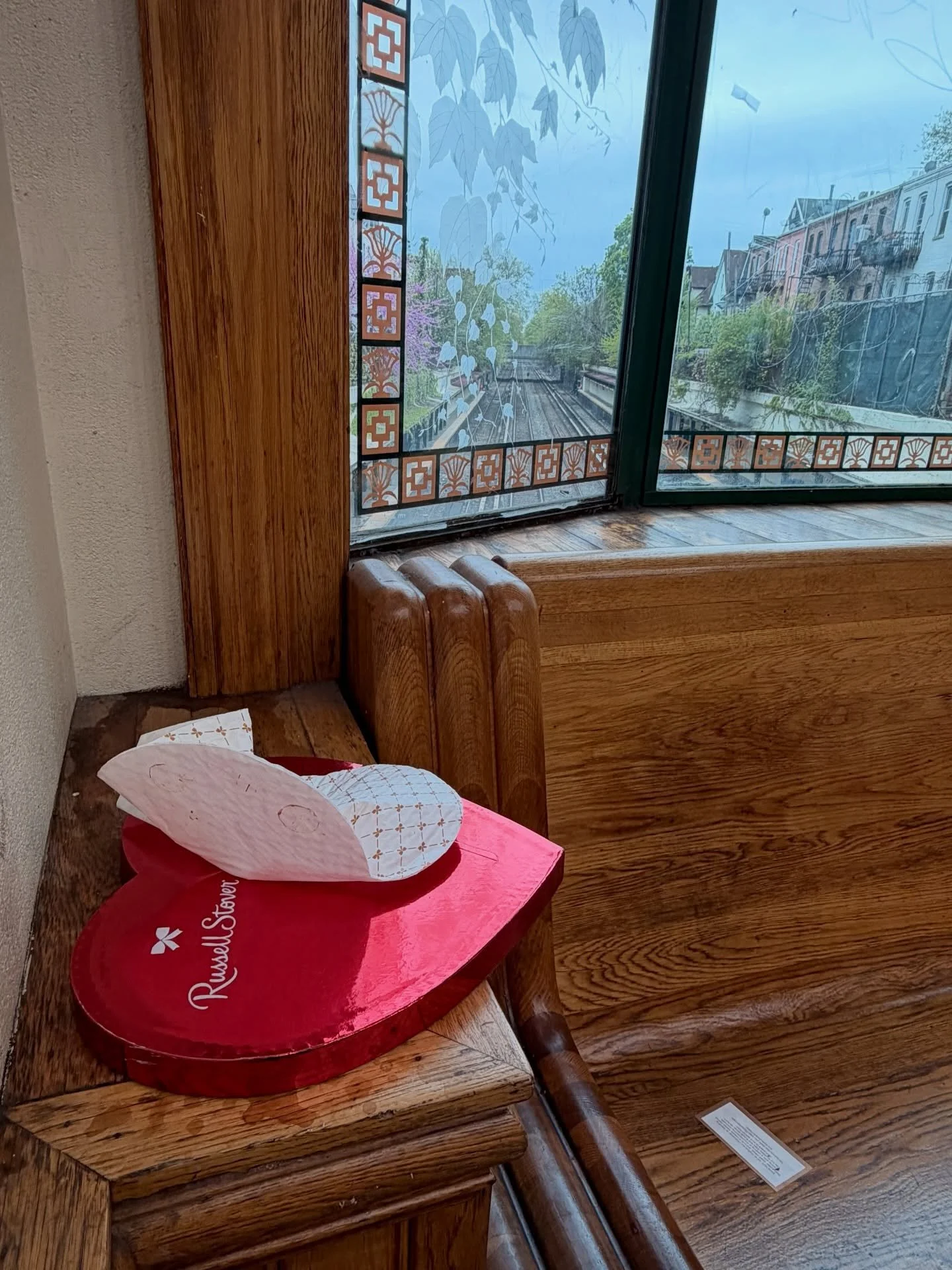 Lately. The weekend edition.

A springtime return to the memorial mound for the trees who lived and died in Green-Wood cemetery. Mugwort offering in a jade cup. Spring ritual in honor of the elder trees with artist Jean Shin. And the usual Brooklyn s