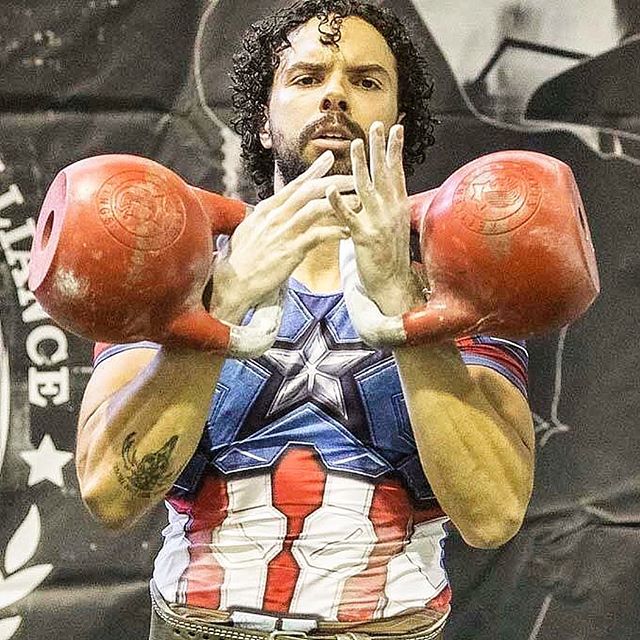 @urstrength just being an everyday superhero. Kettlebell sport world athlete using his talents for the greater good by raising awareness and funds to help those affected by the hurricanes in Puerto Rico. 🙏 @kettlebellkings with some amazing bells as