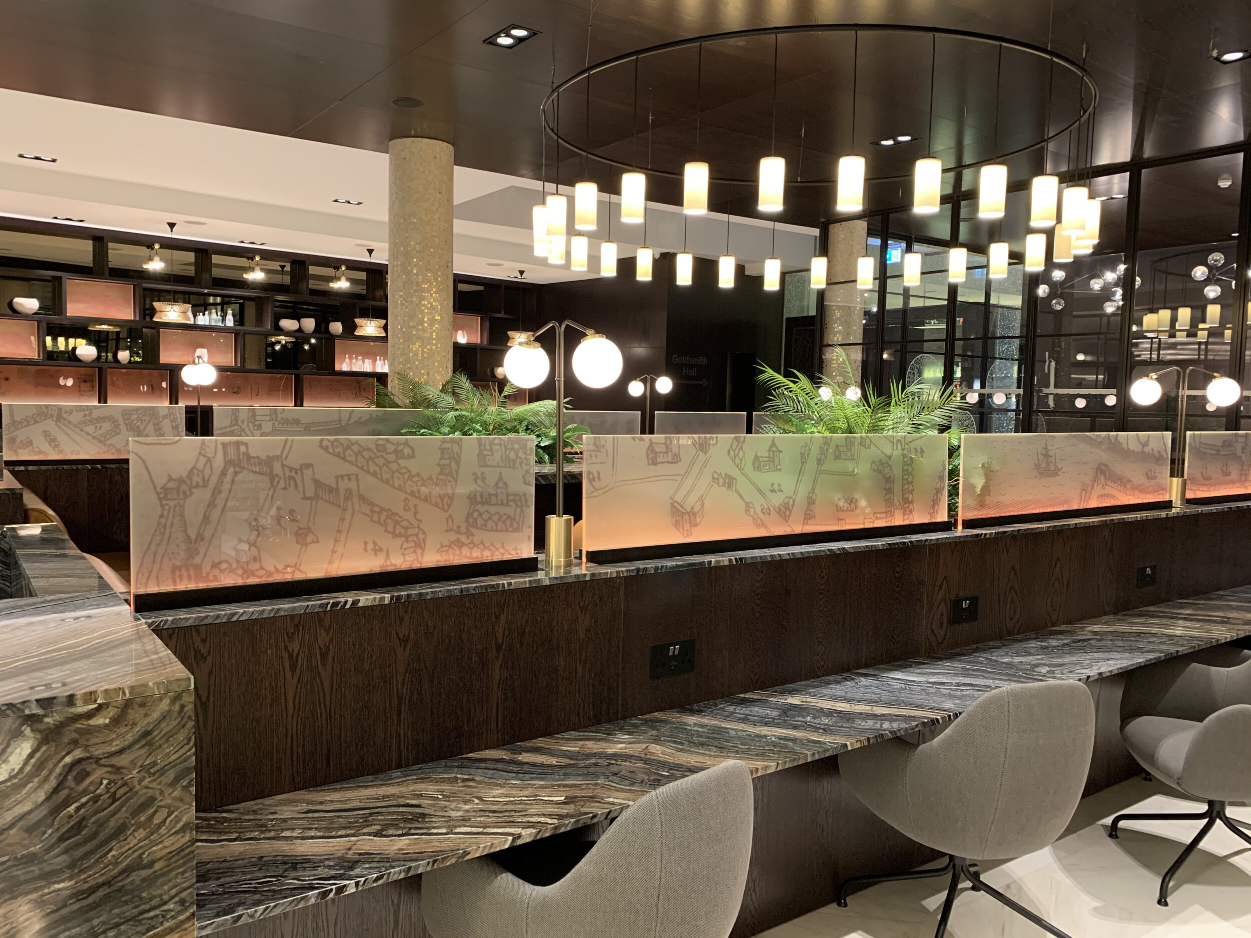 New uplit glazed screens at Banquette Seating - Radisson.jpg