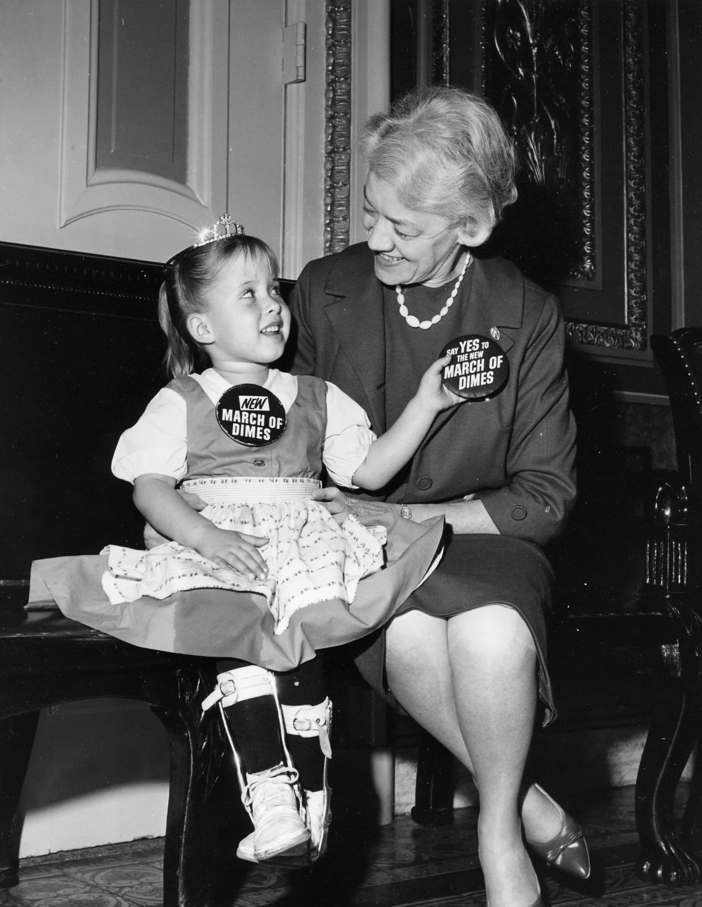 🎉✨ Happy Giving Tuesday, friends! 🌟 Today, we joyfully celebrate the spirit of generosity and community! 💖 One cause that Senator Smith was passionate about was supporting the March of Dimes. She is seen in this photo with Debbie Sue Brown from 19
