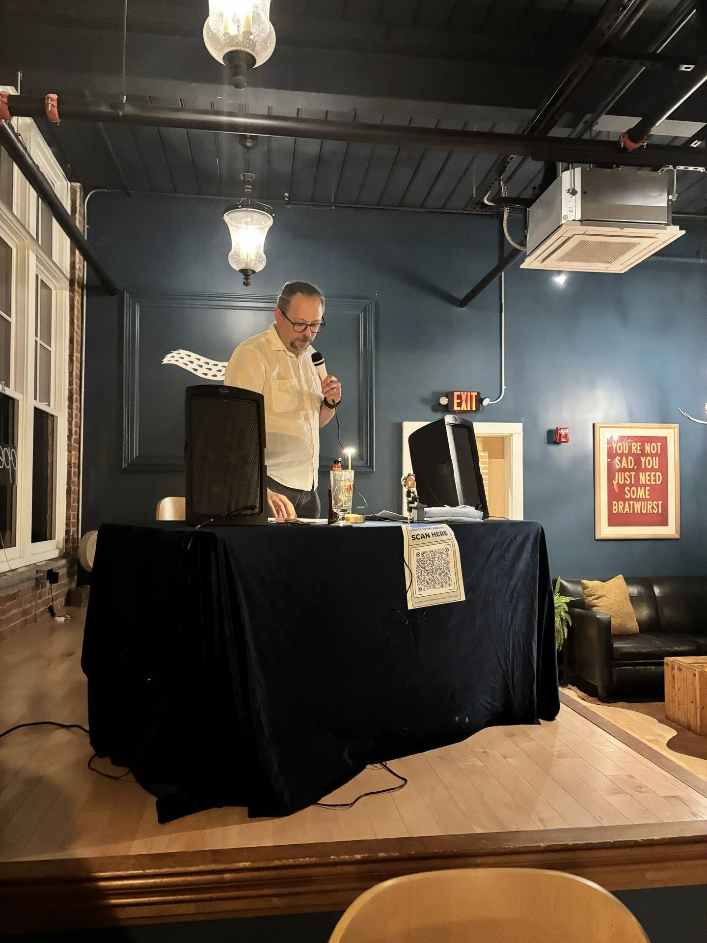 With all of the excitement leading up to the Declaration of Independence event, we had not had a chance to post a few pics from our trivia night at the Biergarden! It was a successful night with lots of questions about the nation's founding, Senator 
