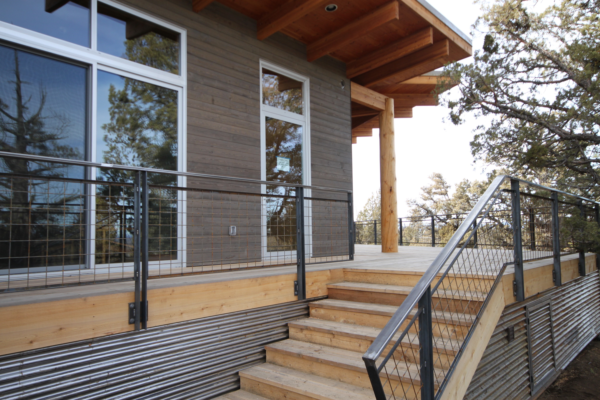 BRADEN residence - rail system