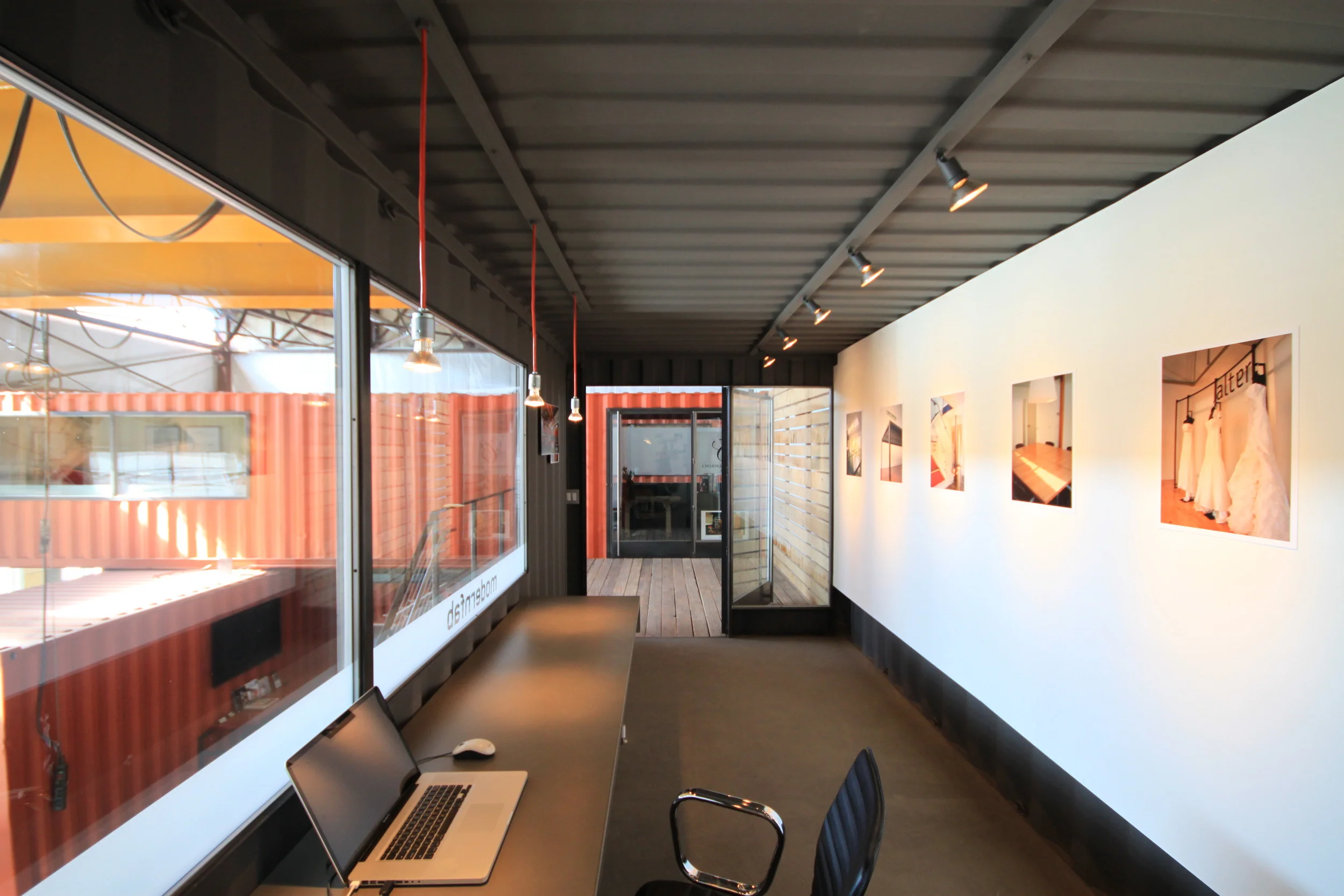 CUBE - shipping container office