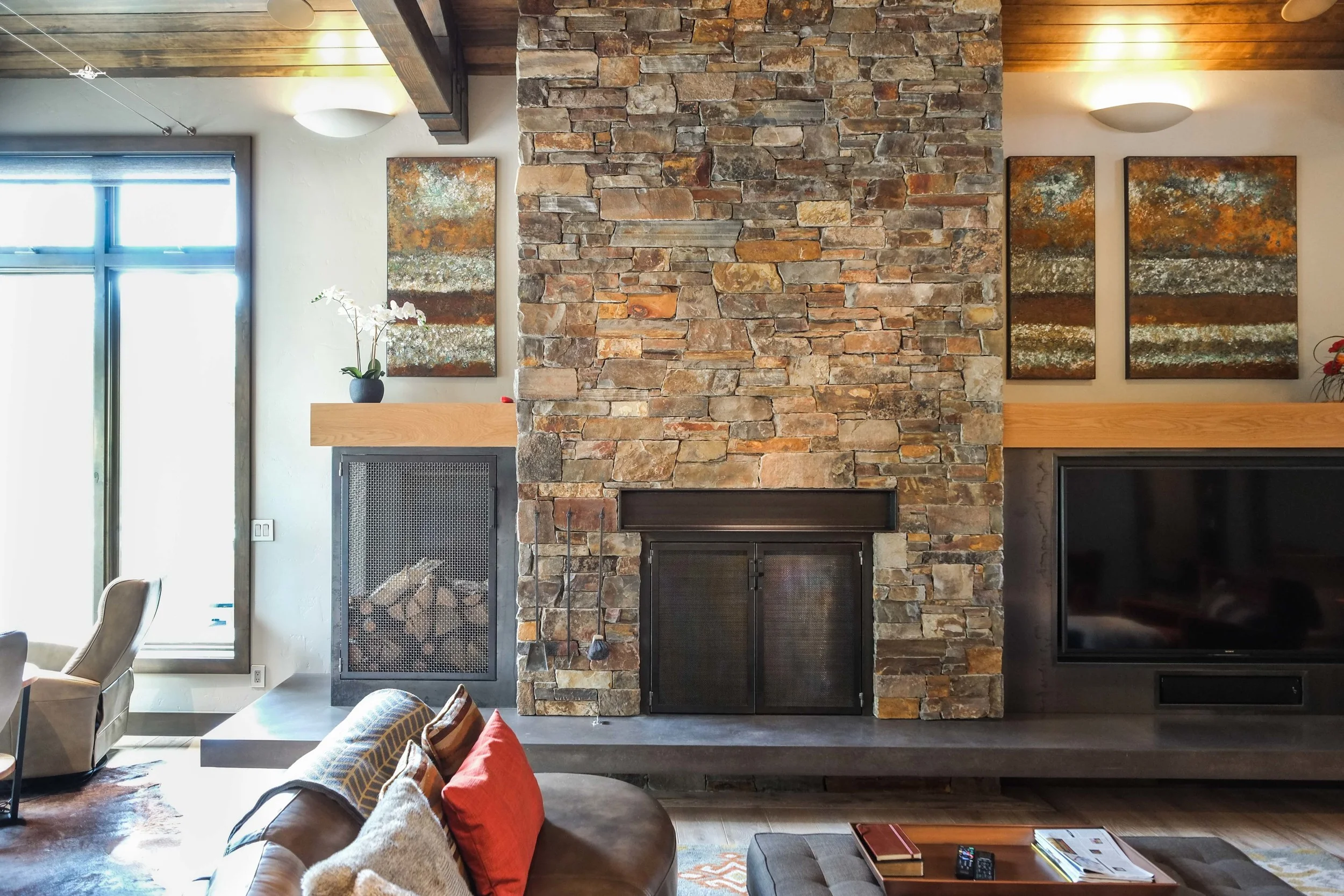EVANSON residence - fireplace & audio system / photo by Kale Gray