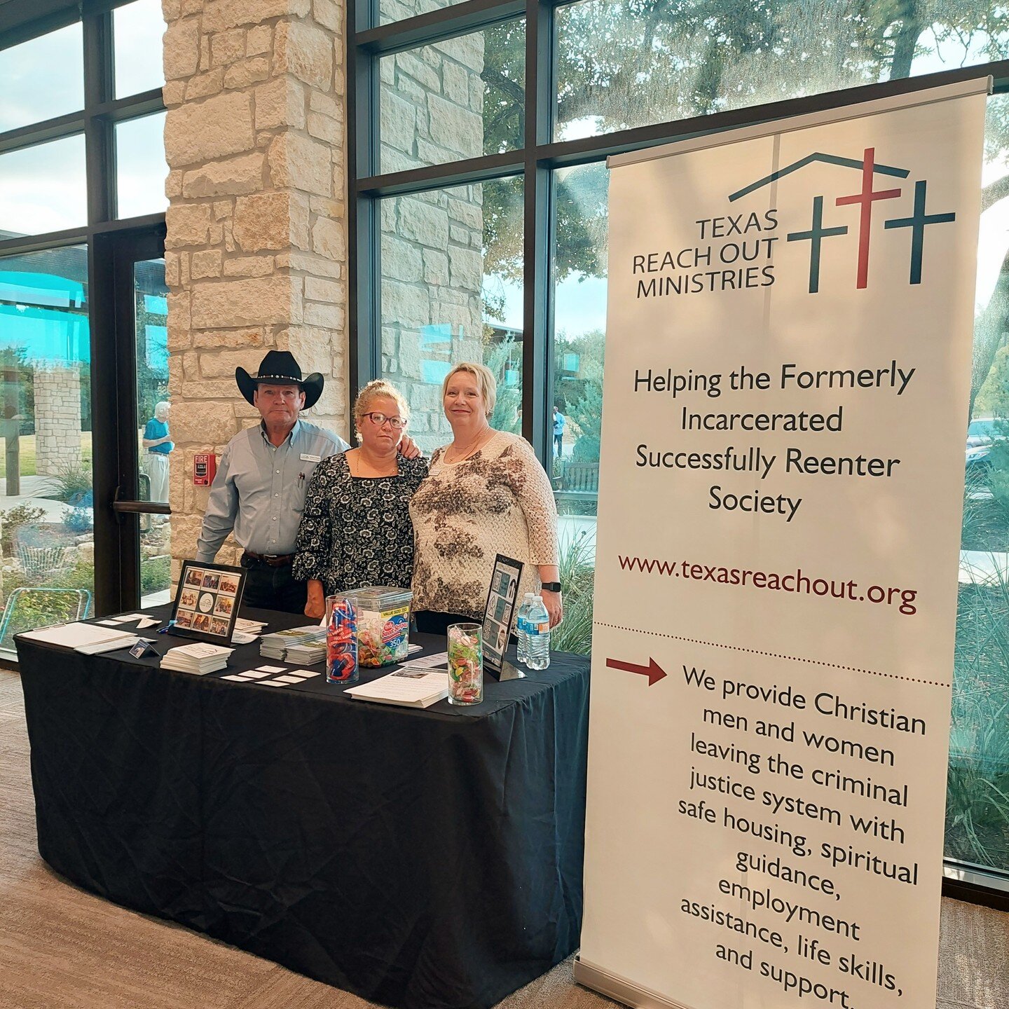 This past Sunday our team had the pleasure of participating in Lakeway Church's Mission Fair! Lakeway Church is actively involved in the community, making a difference in the lives of many. We are so thankful for their ongoing support and partnership