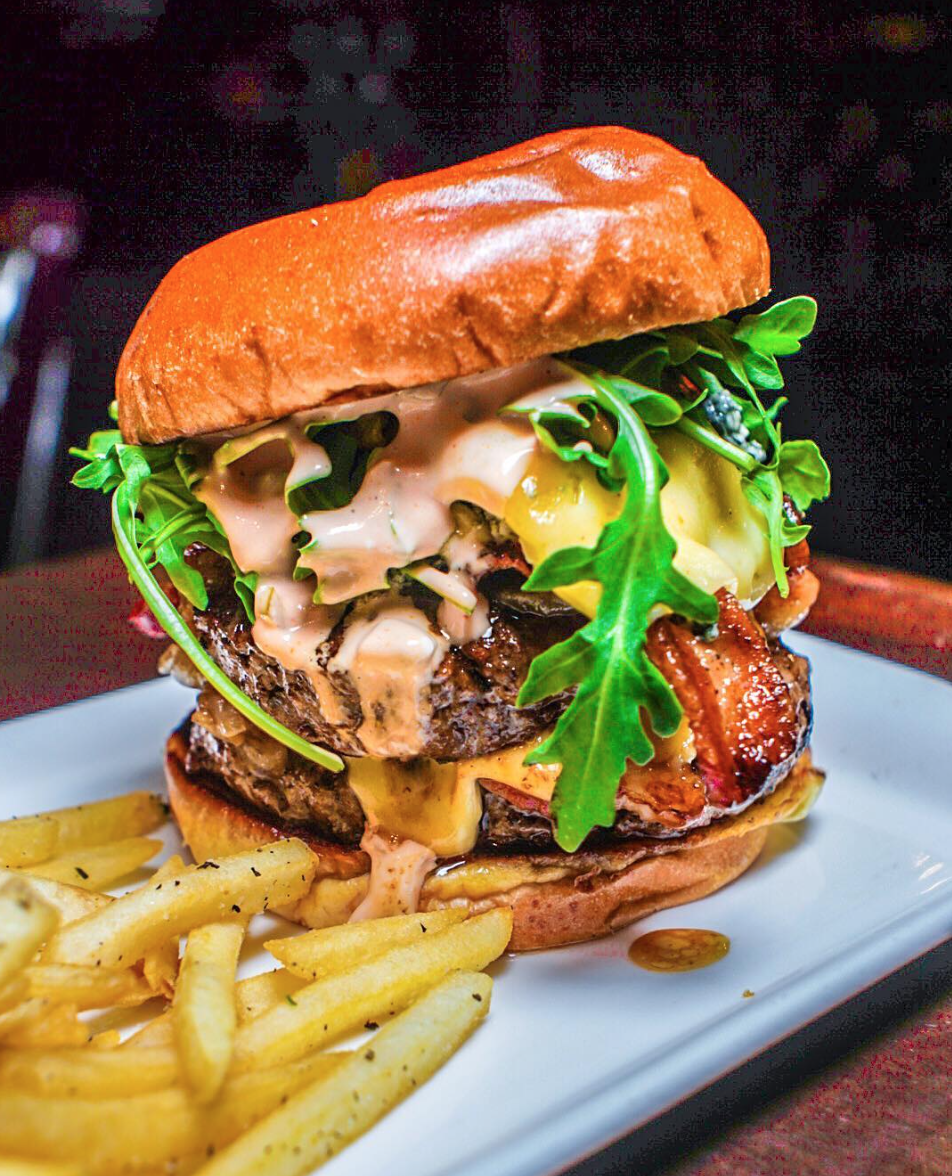 25 degrees' Number 1 Burger | Photo courtesy of @likefoodla via Instagram