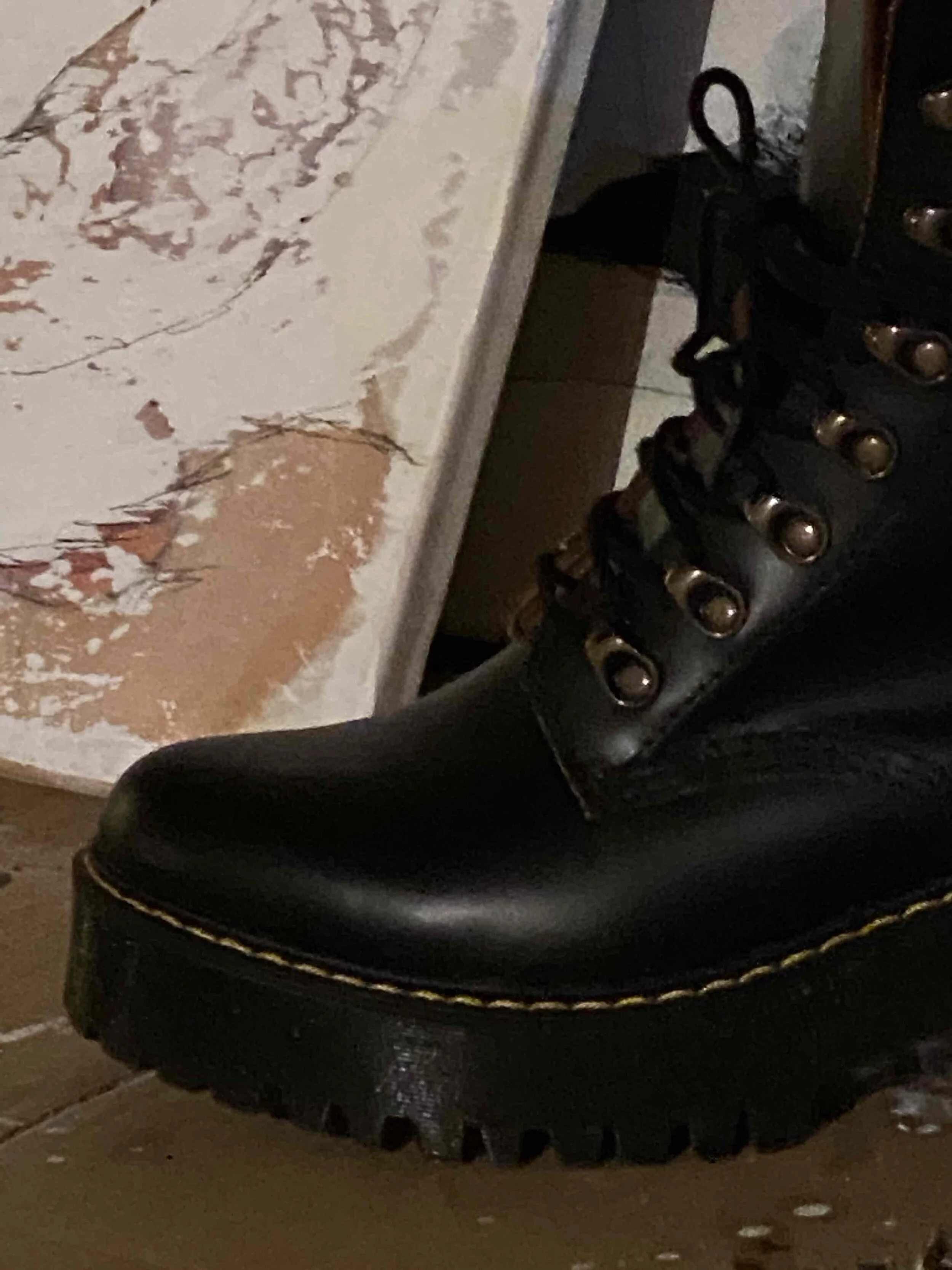 paris dr martens