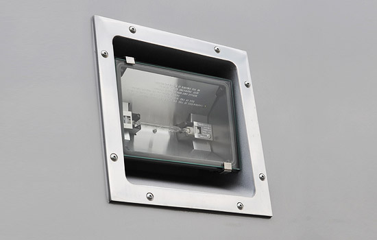 RECESSED 110 VOLT QUARTZ LIGHT