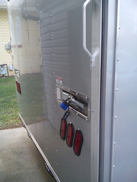RAMP DOOR RECESSED LATCH
