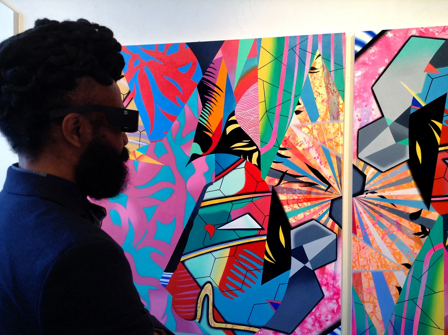 Curator Kendal Henry views Rappstraction I Diptych with ChromaDepth 3D glasses