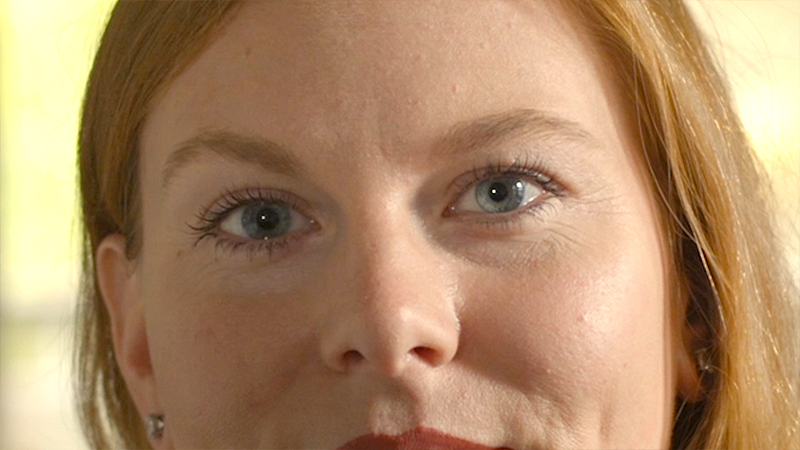 You can see the reflection of the eye light and the window in Courtney's left eye.