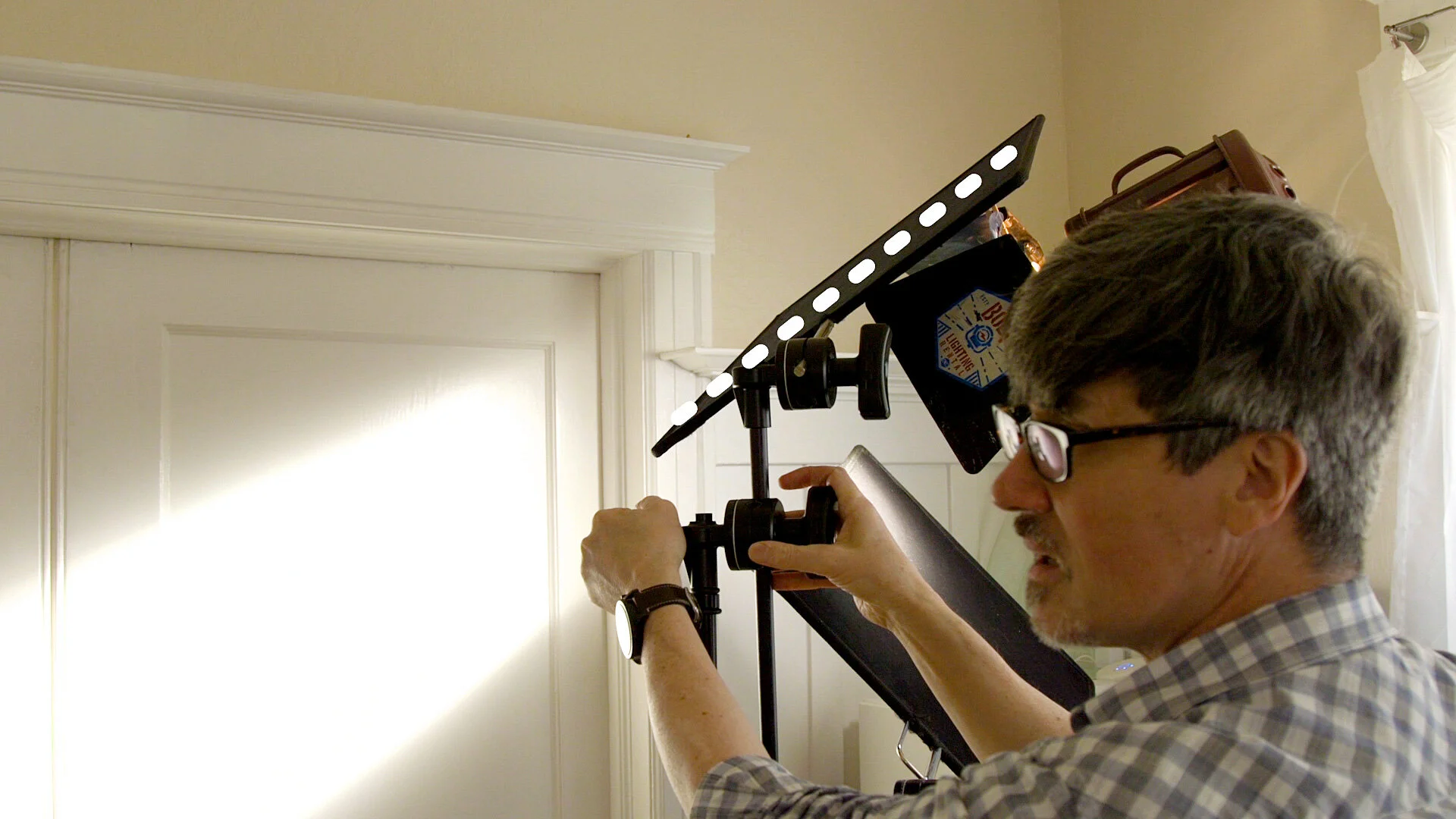 Basic Video Lighting: Using Flags and Nets to Cut Light