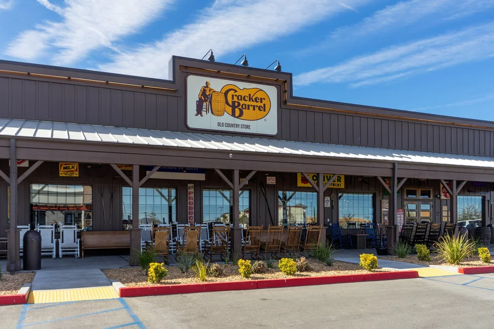 Cracker Barrel Faces Wage and Hour Violation Allegations — Free Legal